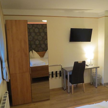 Zum Schwarzen Adler Apartment Tulln An Der Donau Exterior photo